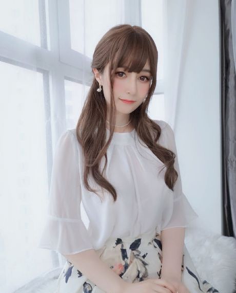 舌头伸进去摸到花蒂喷水_云播放粤语日本成人在线